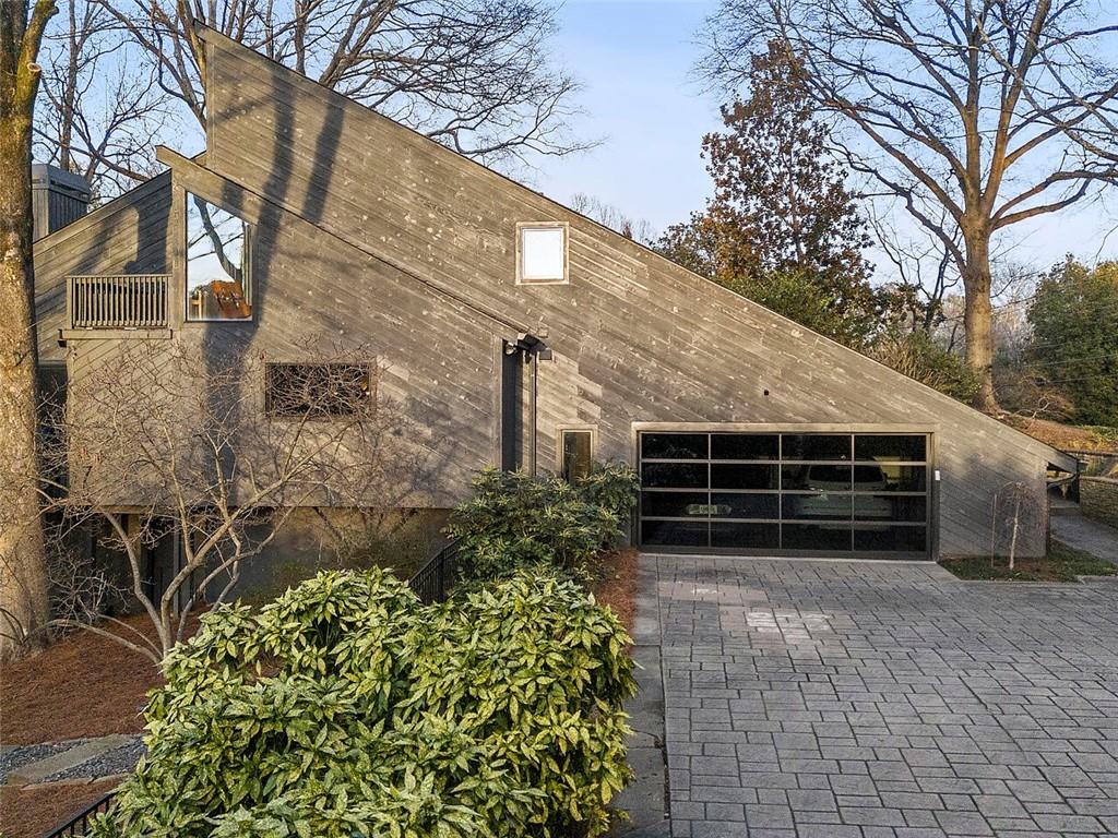 3237 Cochise Drive SE