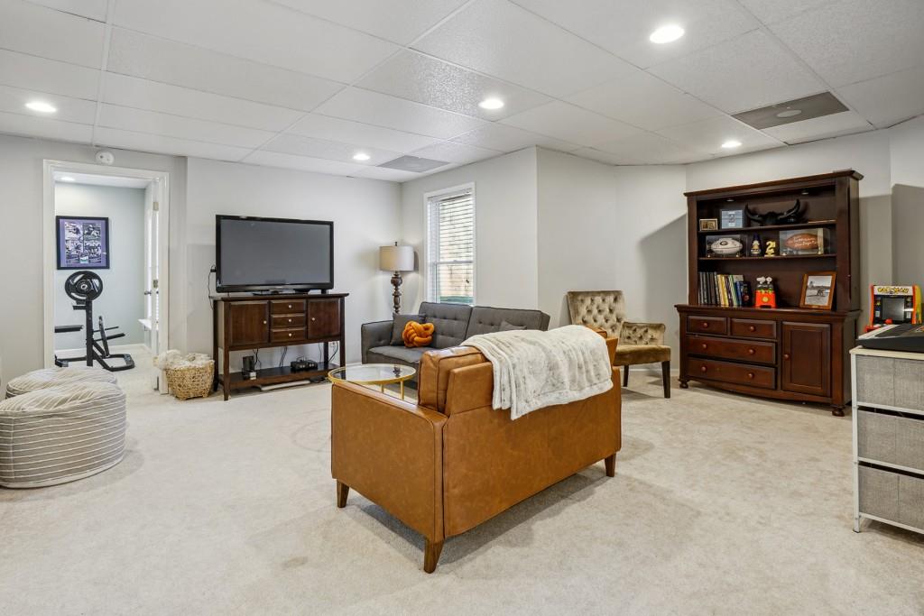 6390 Ivey Manor Drive