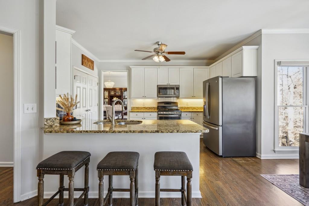 6390 Ivey Manor Drive