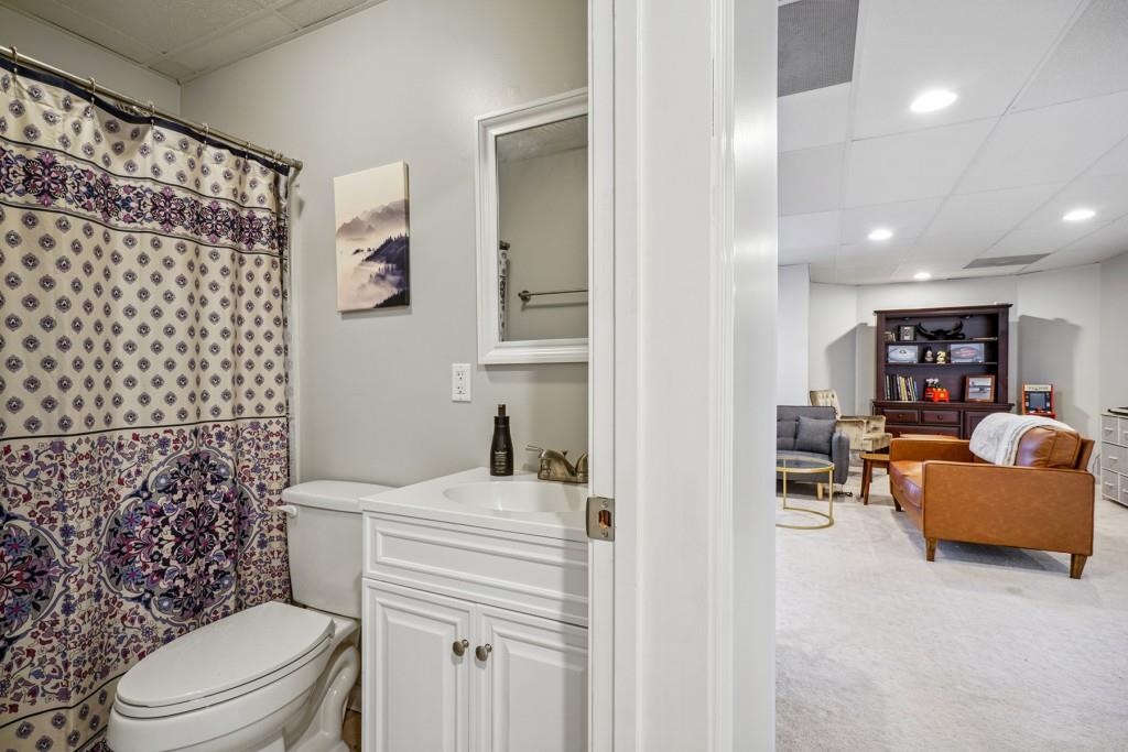 6390 Ivey Manor Drive