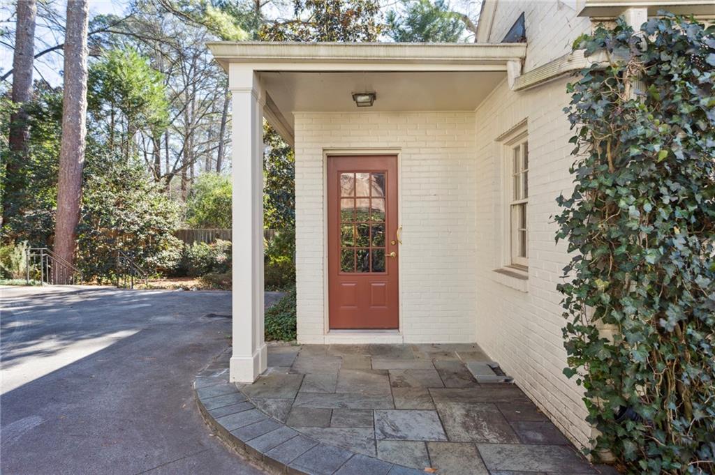 2391 Dellwood Drive NW