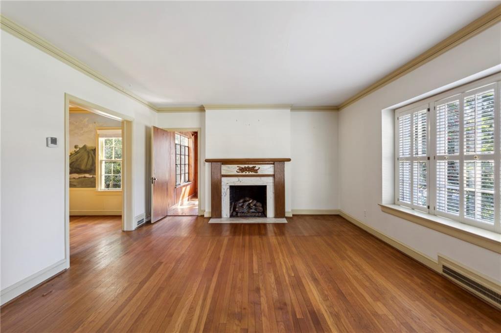 2391 Dellwood Drive NW