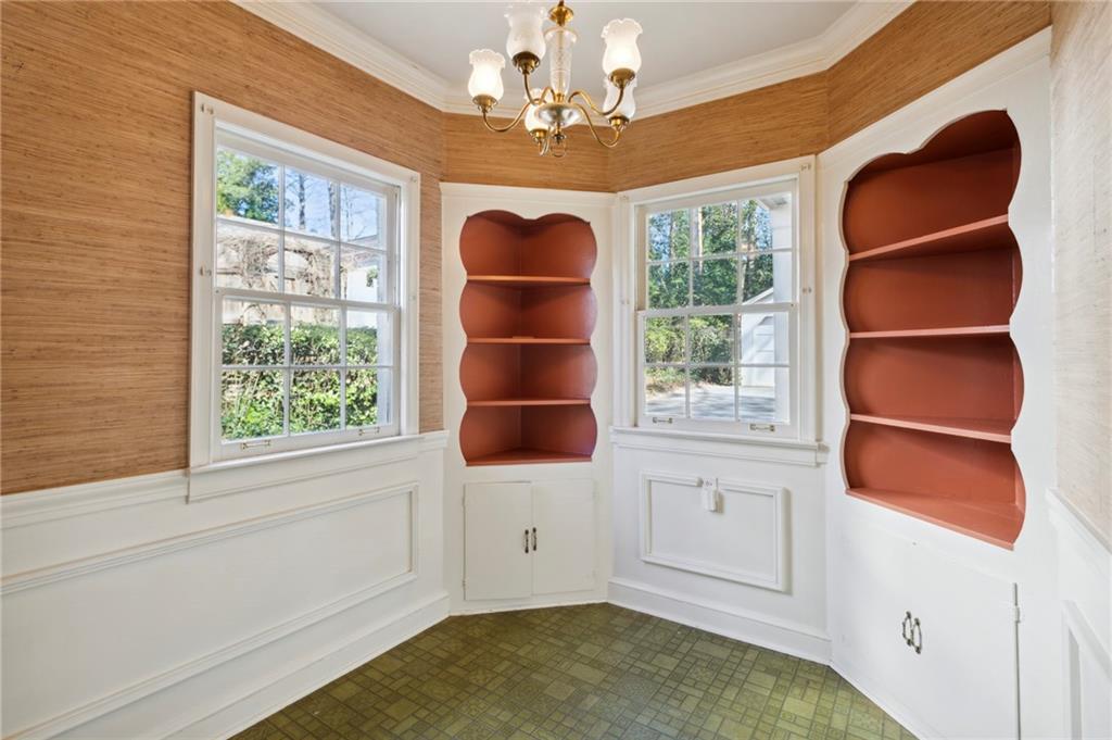 2391 Dellwood Drive NW