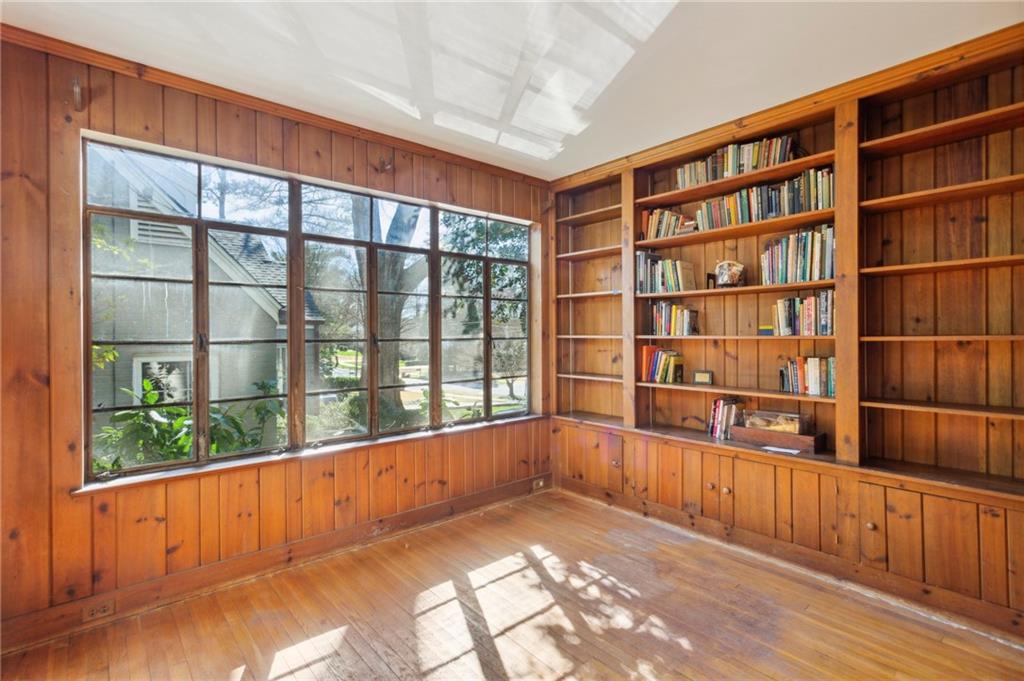 2391 Dellwood Drive NW