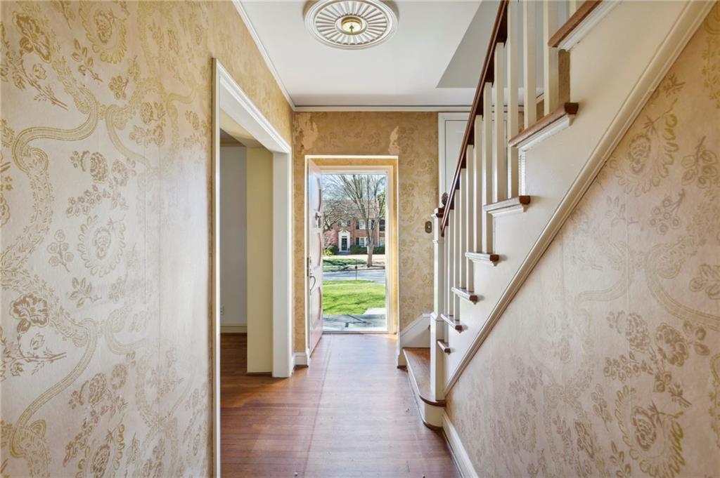 2391 Dellwood Drive NW