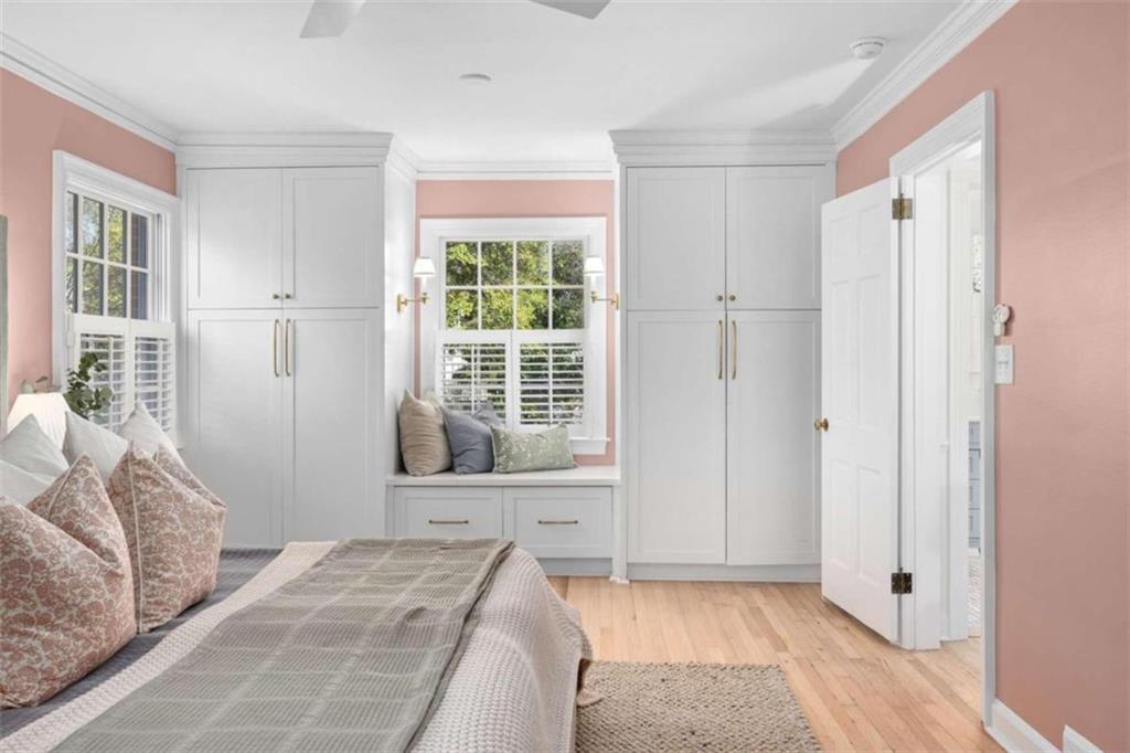 708 Flat Shoals Avenue SE