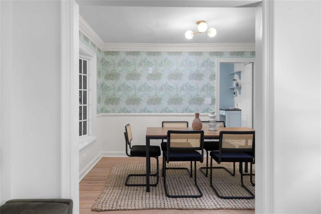 708 Flat Shoals Avenue SE