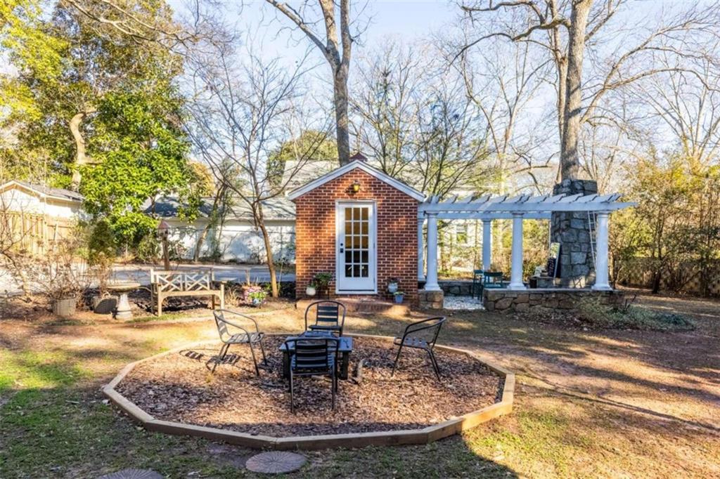 708 Flat Shoals Avenue SE