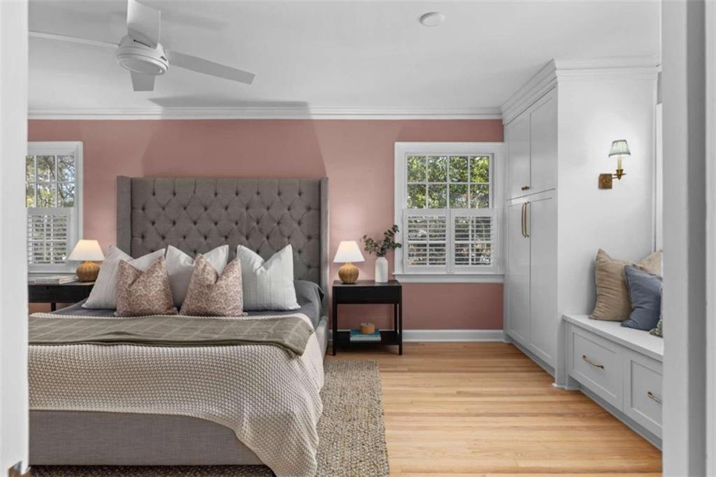 708 Flat Shoals Avenue SE