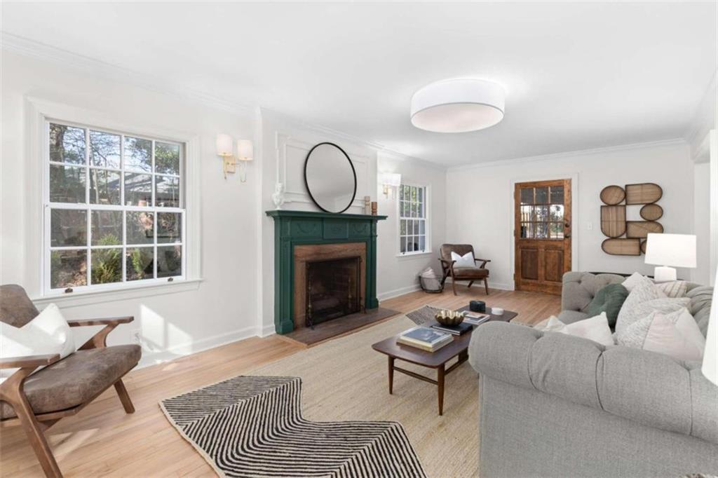 708 Flat Shoals Avenue SE