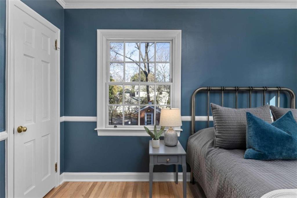 708 Flat Shoals Avenue SE