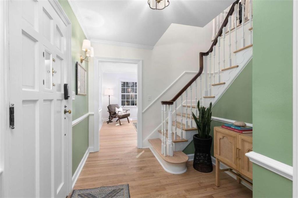 708 Flat Shoals Avenue SE