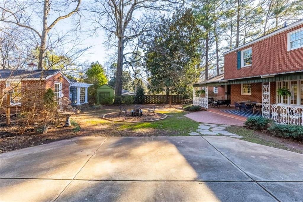 708 Flat Shoals Avenue SE