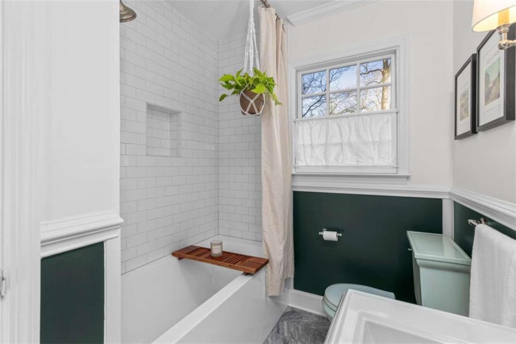 708 Flat Shoals Avenue SE