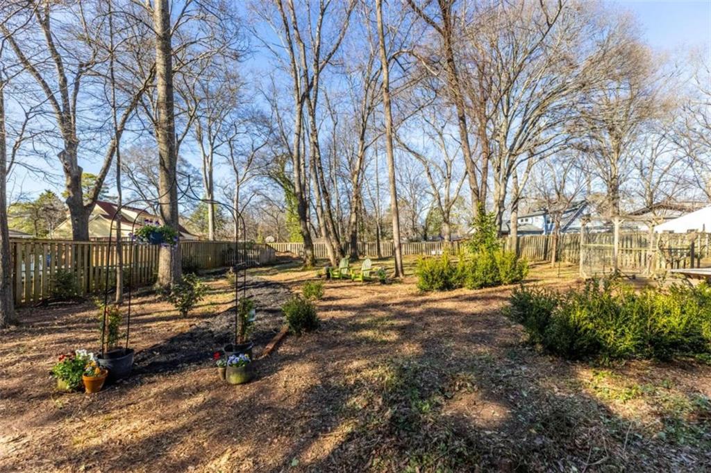 708 Flat Shoals Avenue SE