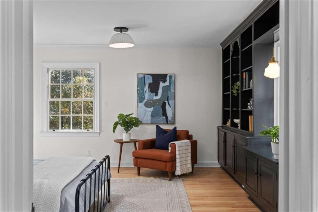 708 Flat Shoals Avenue SE