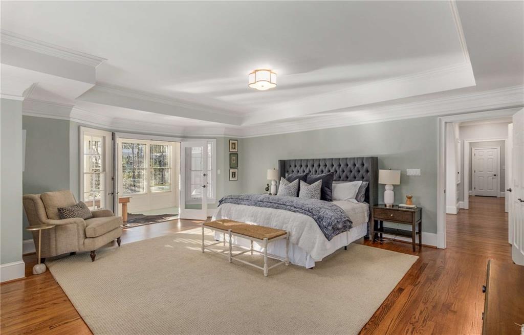 5260 Woodridge Forest Trail