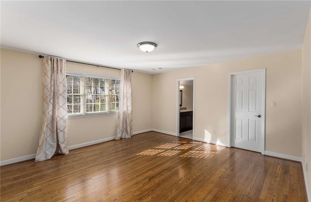 5260 Woodridge Forest Trail