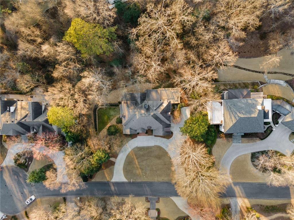 5260 Woodridge Forest Trail