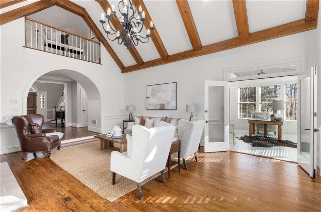 5260 Woodridge Forest Trail