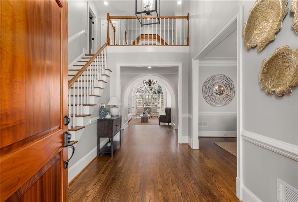 5260 Woodridge Forest Trail