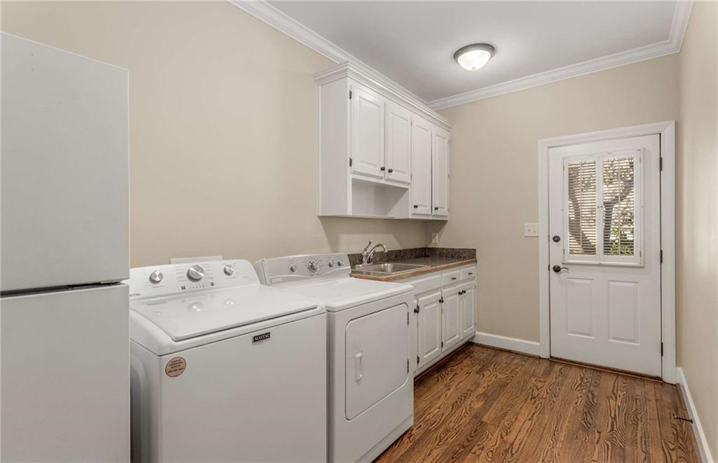 5260 Woodridge Forest Trail