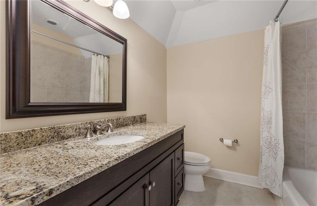 5260 Woodridge Forest Trail