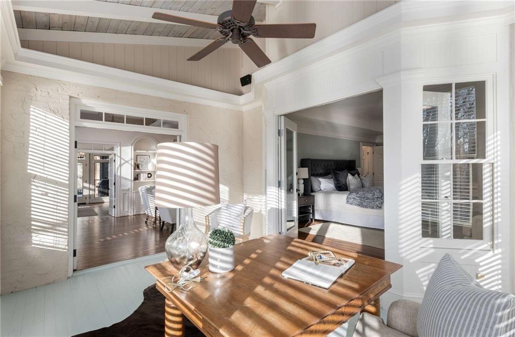 5260 Woodridge Forest Trail