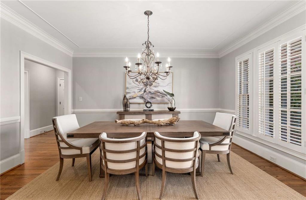 5260 Woodridge Forest Trail