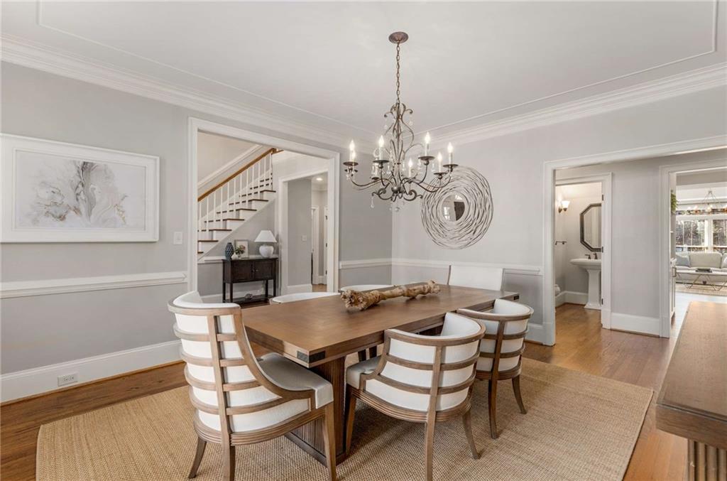 5260 Woodridge Forest Trail