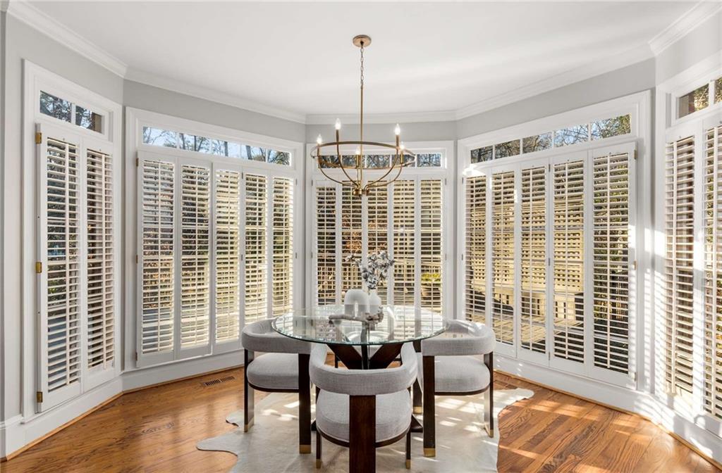 5260 Woodridge Forest Trail