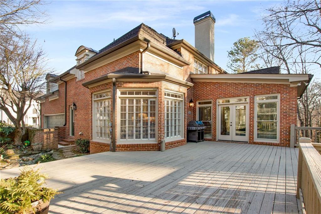 5260 Woodridge Forest Trail