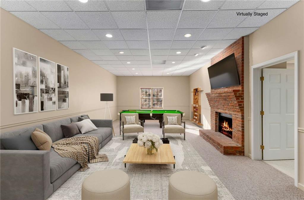 5260 Woodridge Forest Trail