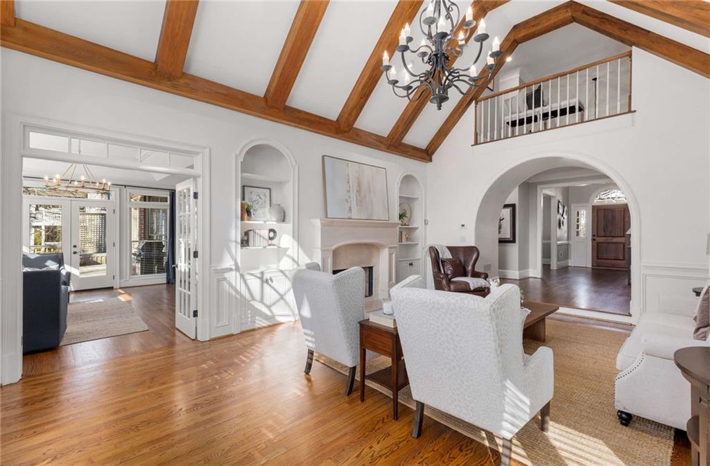 5260 Woodridge Forest Trail