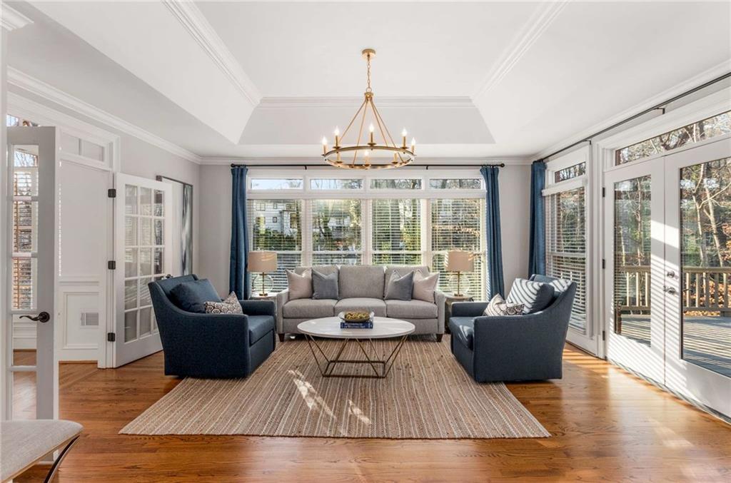 5260 Woodridge Forest Trail