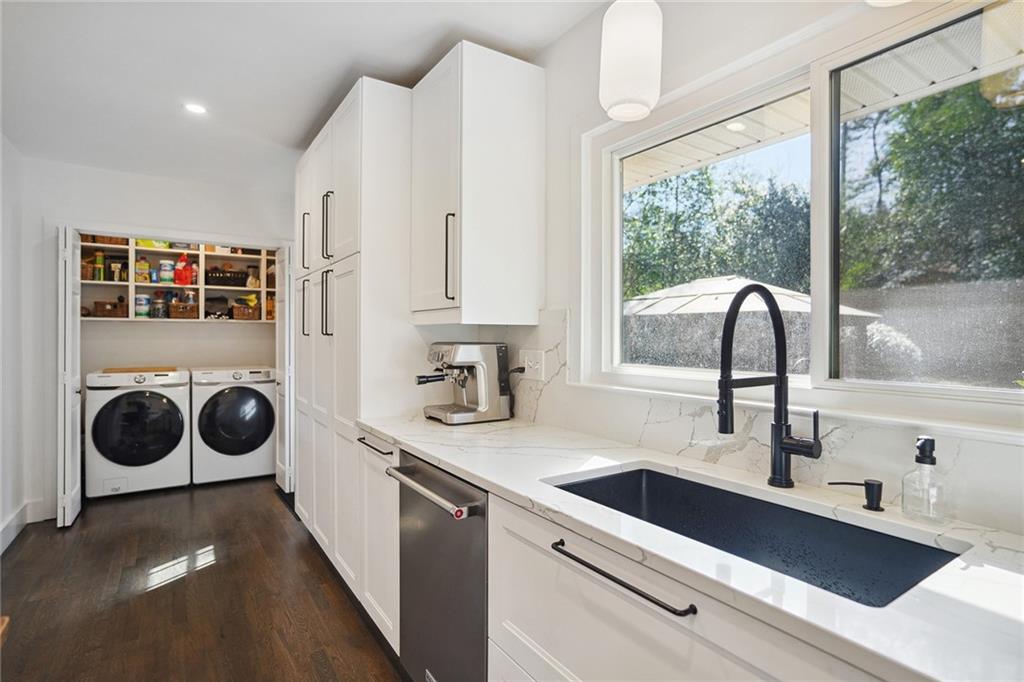 1195 Franklin Circle NE