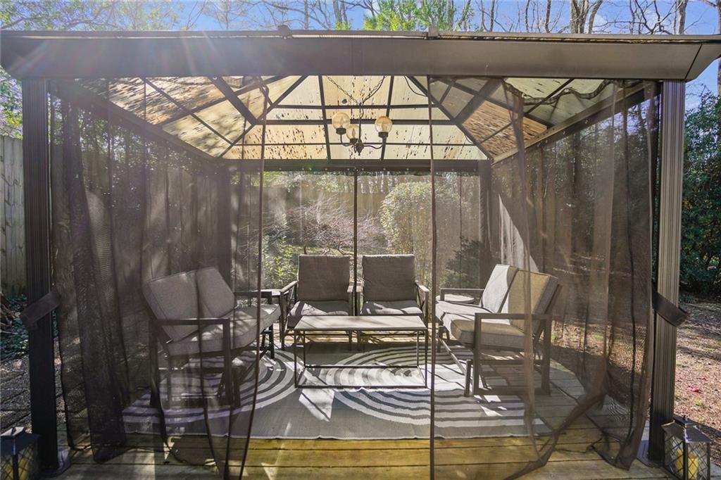 1195 Franklin Circle NE