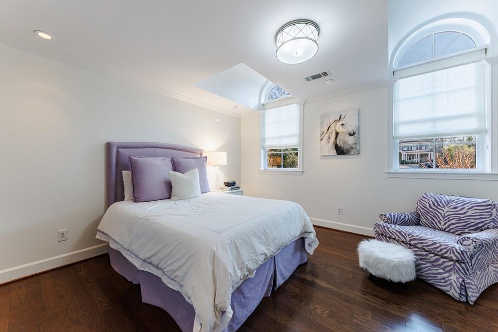 4989 Long Island Drive NW