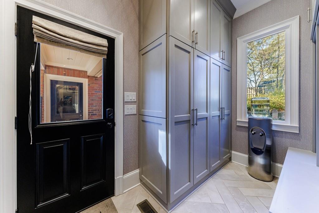 4989 Long Island Drive NW