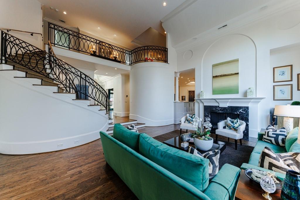 4989 Long Island Drive NW