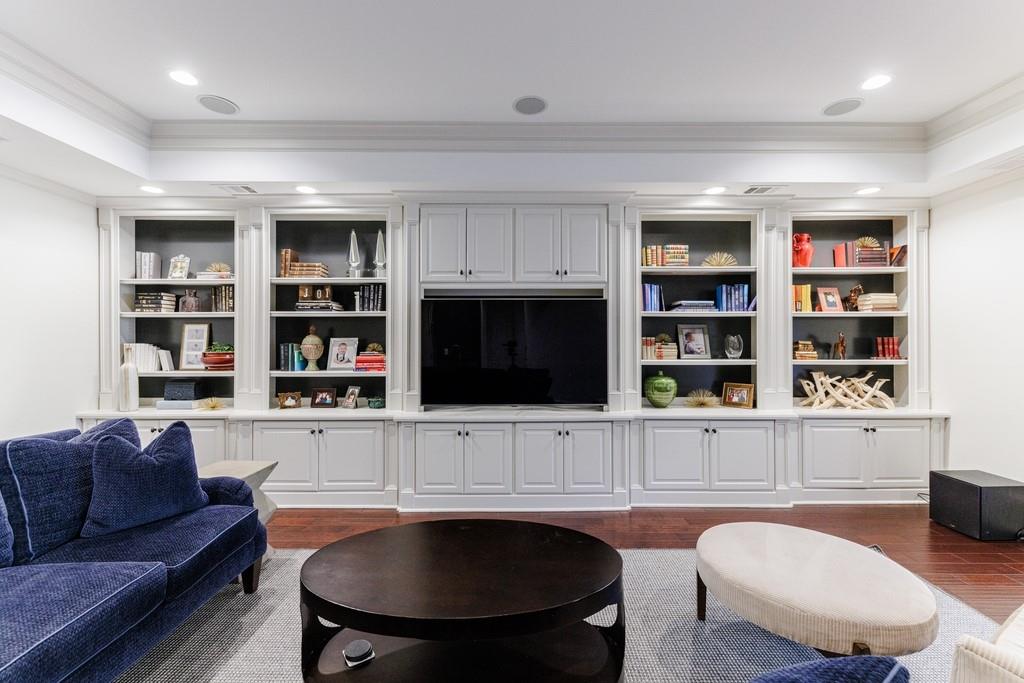 4989 Long Island Drive NW