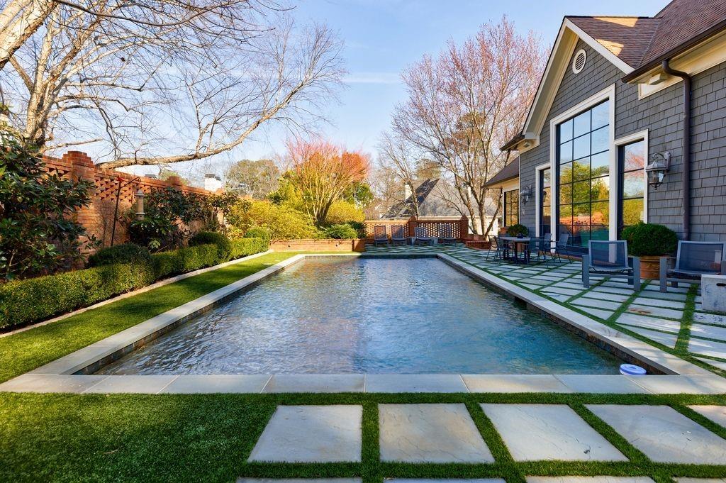 4989 Long Island Drive NW