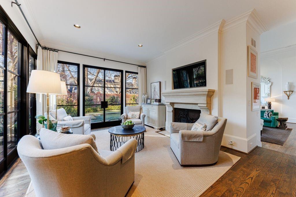 4989 Long Island Drive NW