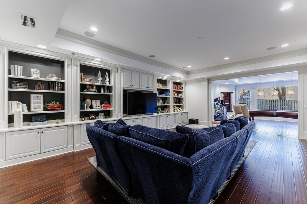 4989 Long Island Drive NW