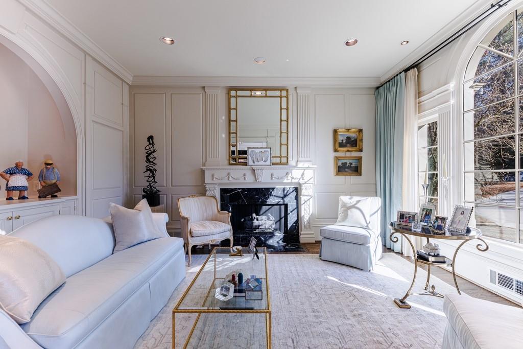 4989 Long Island Drive NW