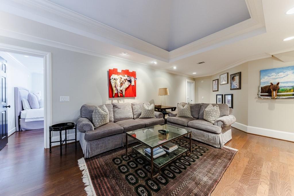 4989 Long Island Drive NW