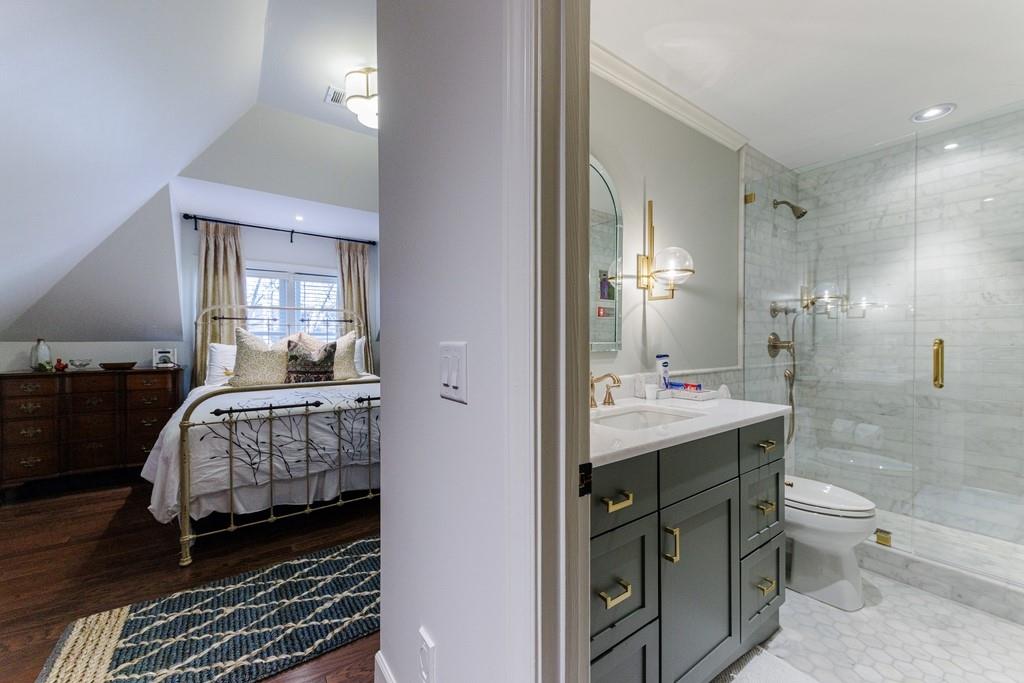 4989 Long Island Drive NW