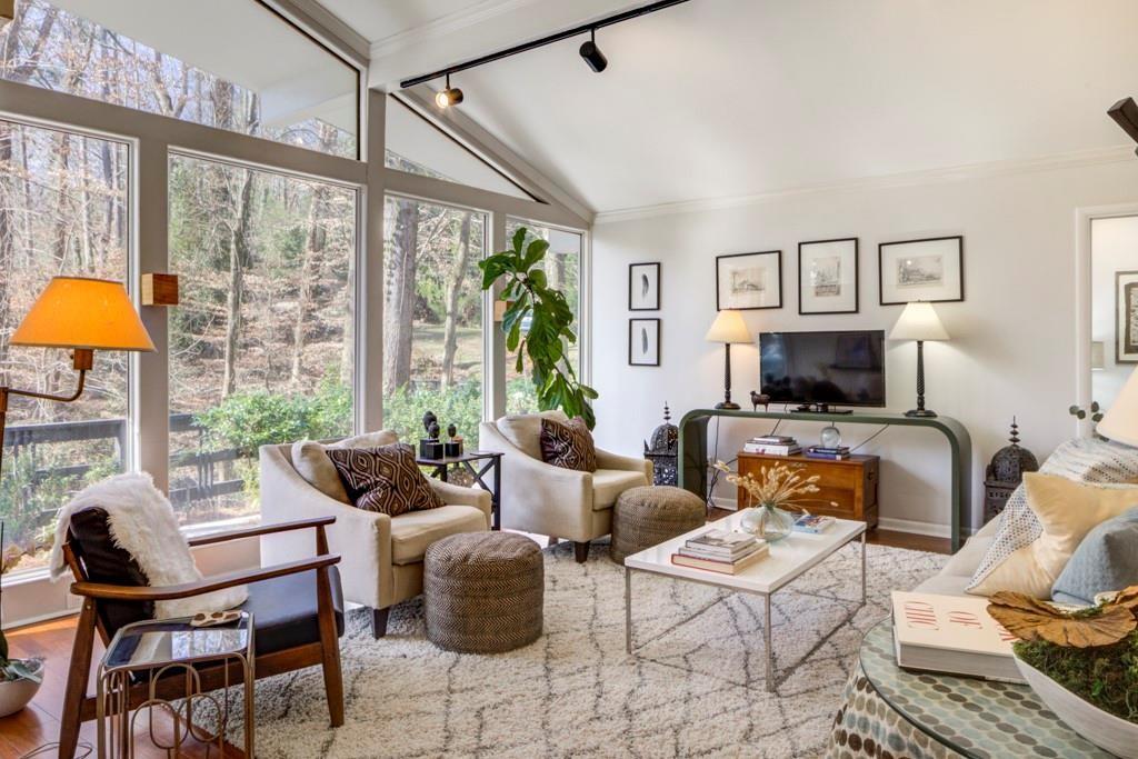 4161 Glen Devon Drive NW