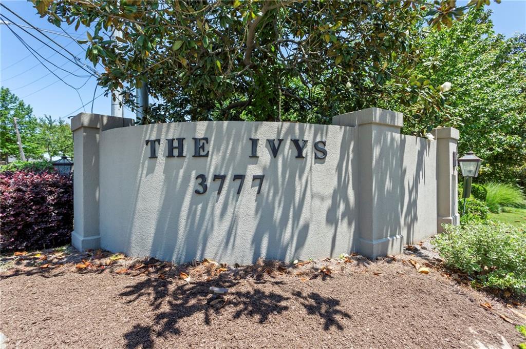 73 Ivy Trail NE