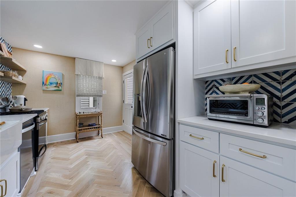 228 Lindbergh Drive NE